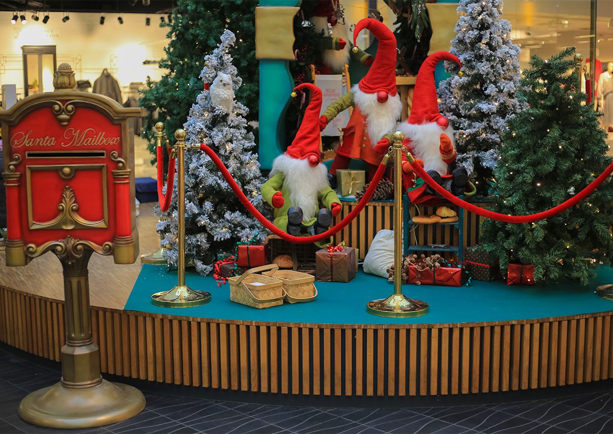 Nordic Santas with Christmas Parcel - Image 2